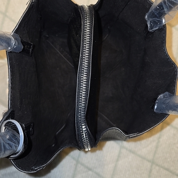 Steve Madden bevelyn black Satchel with silver studs NWT - Picture 4 of 6